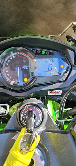 Kawasaki Ninja Z1000SX 5 of 7