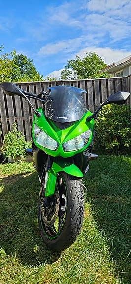 Kawasaki Ninja Z1000SX 3 of 7