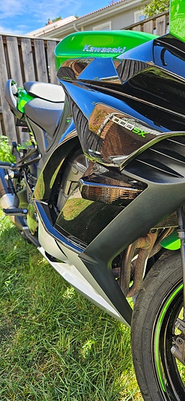 Kawasaki Ninja Z1000SX 6 of 7