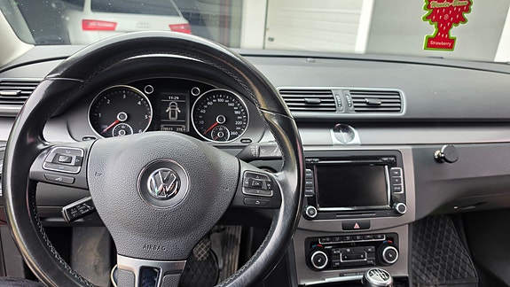 Volkswagen Passat 5 of 5