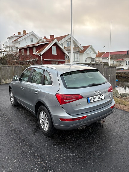 Audi Q5 2 of 12