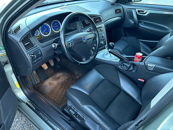 Volvo V70 4 of 5