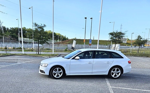 Audi A4 3 of 11