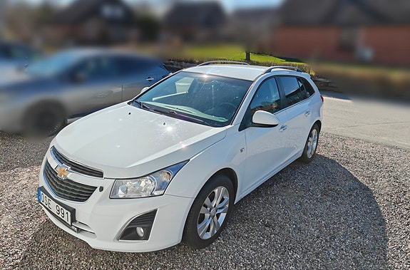 Chevrolet Cruze 2 of 2