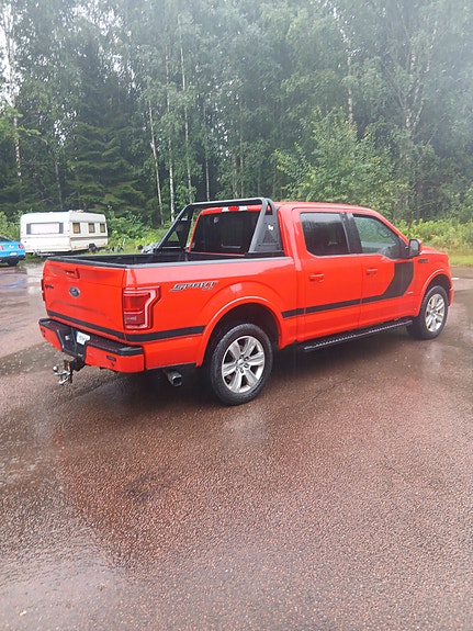 Ford F-150 3 of 4