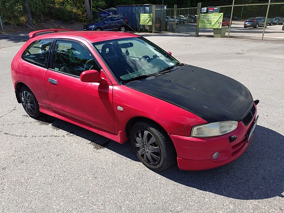 Mitsubishi Colt 10 of 16