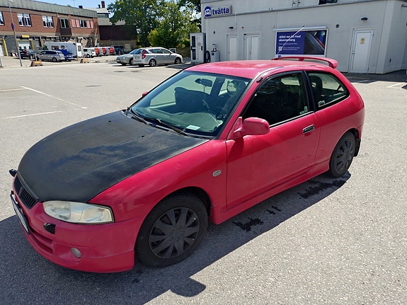 Mitsubishi Colt 8 of 16