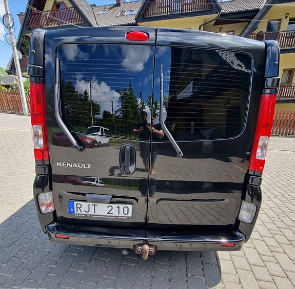 Renault Trafic 4 of 11