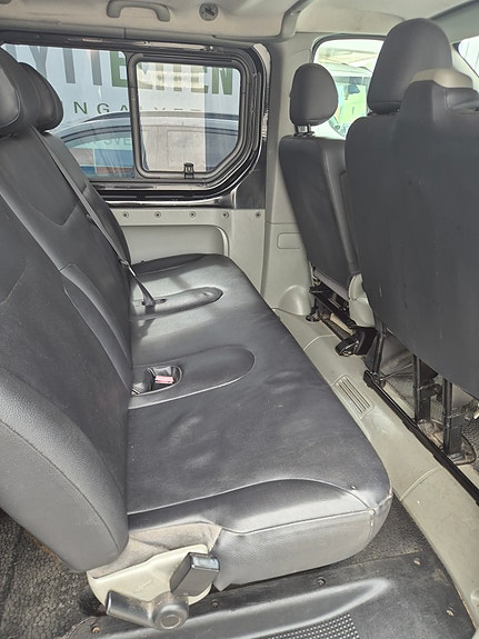 Renault Trafic 7 of 11