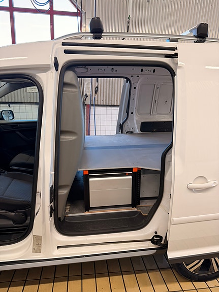 Volkswagen Caddy Alltrack 8 of 8