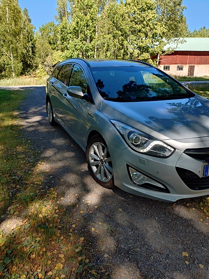Hyundai i40 2 of 8