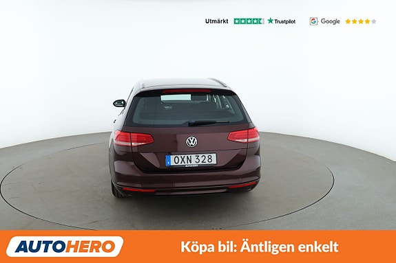 Volkswagen Passat 4 of 25