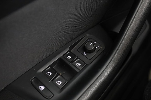 Volkswagen Passat 24 of 25