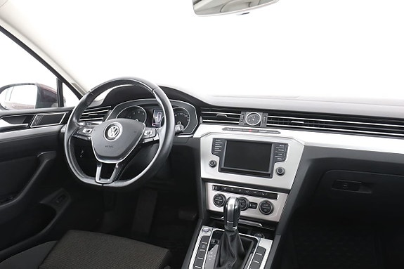 Volkswagen Passat 14 of 25