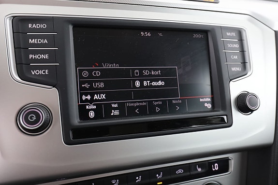 Volkswagen Passat 22 of 25