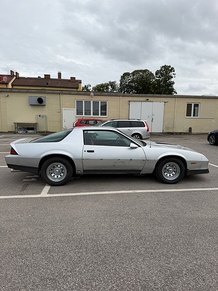 Chevrolet Camaro 4 of 17