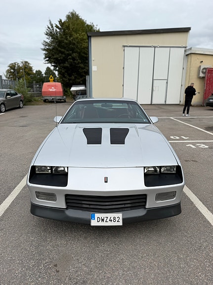 Chevrolet Camaro 8 of 17