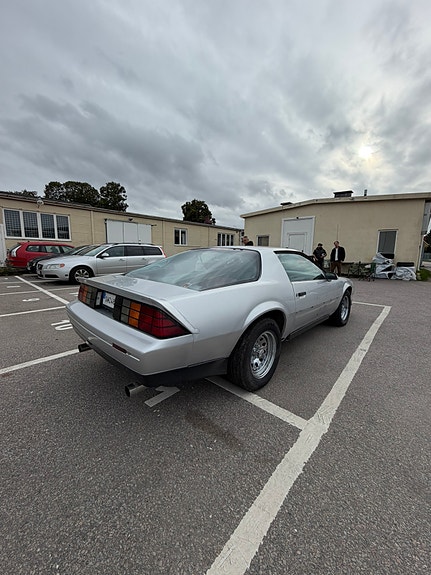 Chevrolet Camaro 12 of 17