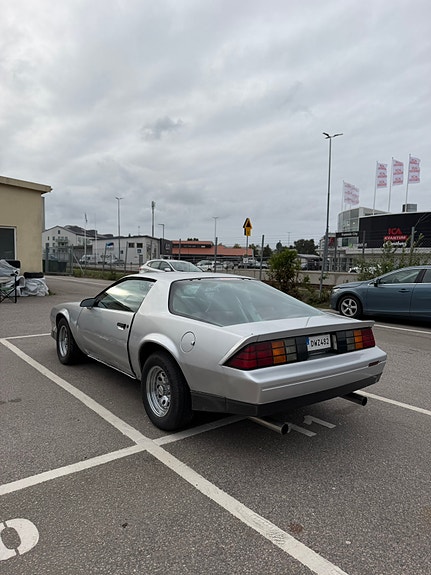 Chevrolet Camaro 7 of 17