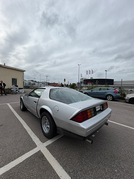 Chevrolet Camaro 14 of 17