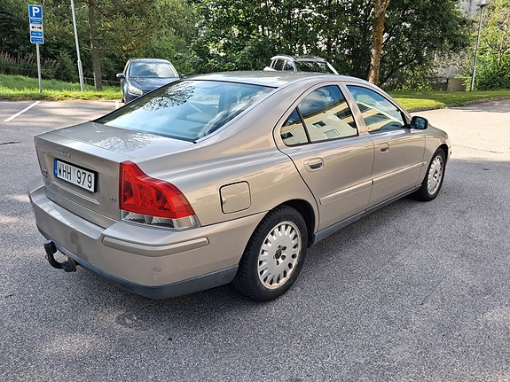 Volvo S60 3 of 6