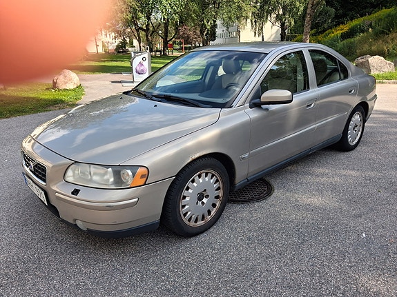 Volvo S60 4 of 6