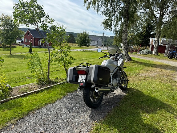Yamaha XJ900S 3 of 4