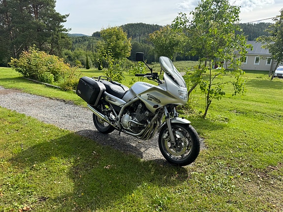 Yamaha XJ900S 2 of 4