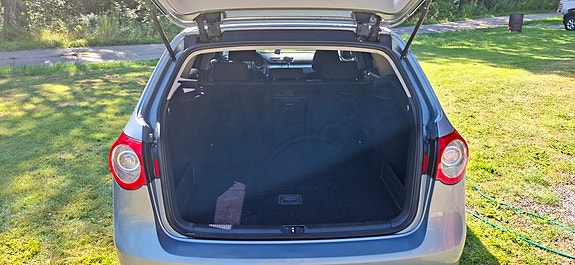 Volkswagen Passat 5 of 10
