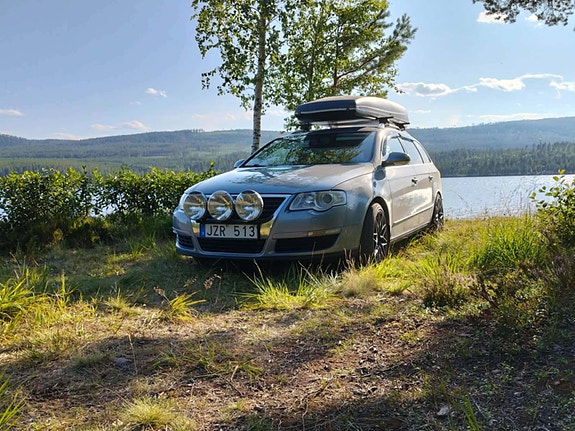 Volkswagen Passat 4 of 16