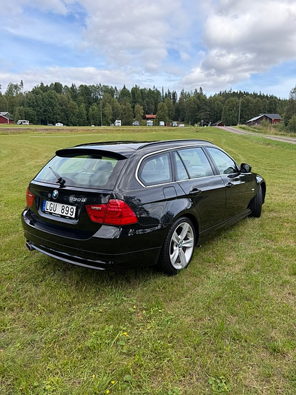 BMW 330d 3 of 7