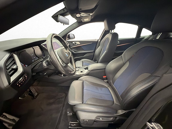 BMW 218 11 of 30