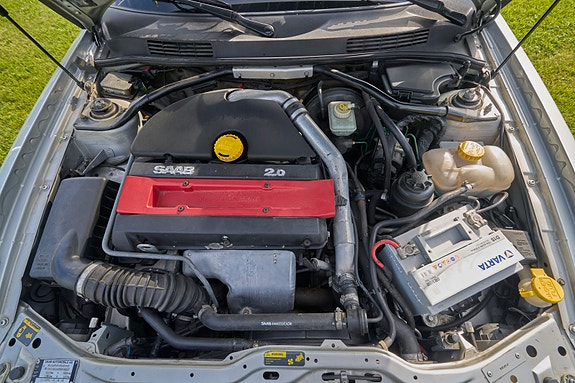 Saab 900 4 of 5