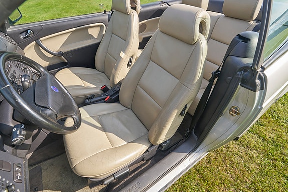 Saab 900 2 of 5