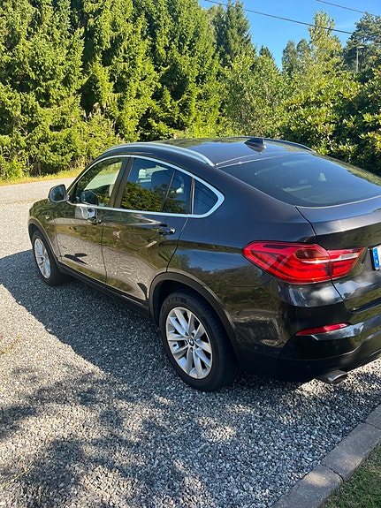 BMW X4 2 of 5