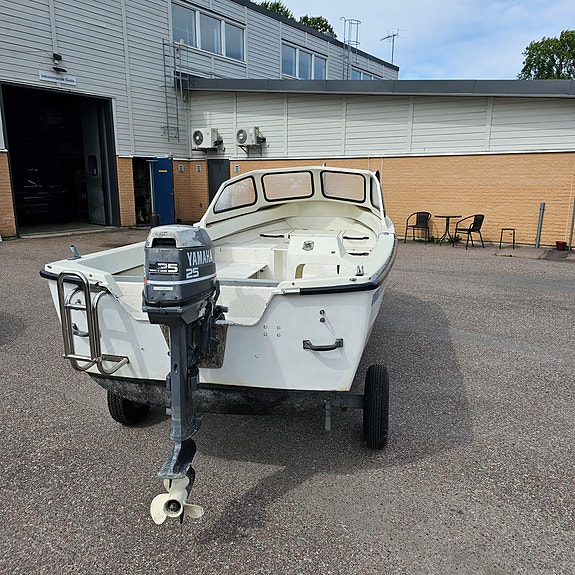 Crescent 465 med Yamaha 25hk motor 2 of 8