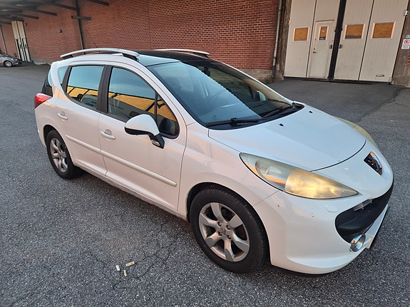 Peugeot 207 SW 2 of 2