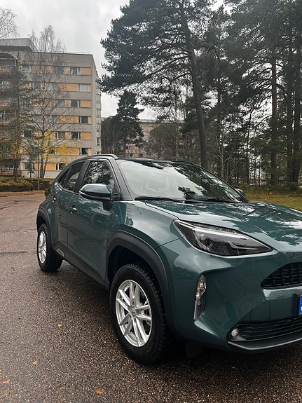 Toyota Yaris Cross 2 of 3