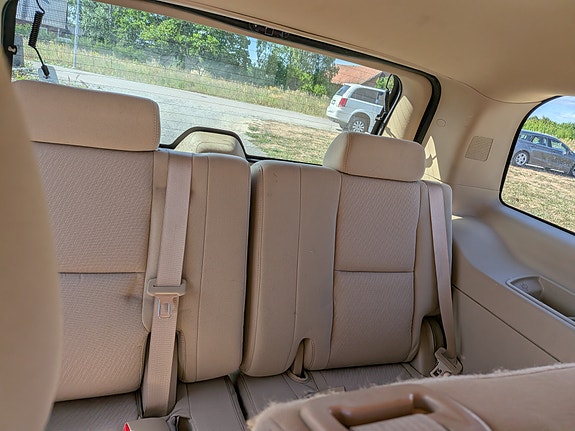 Chevrolet Tahoe 5 of 9