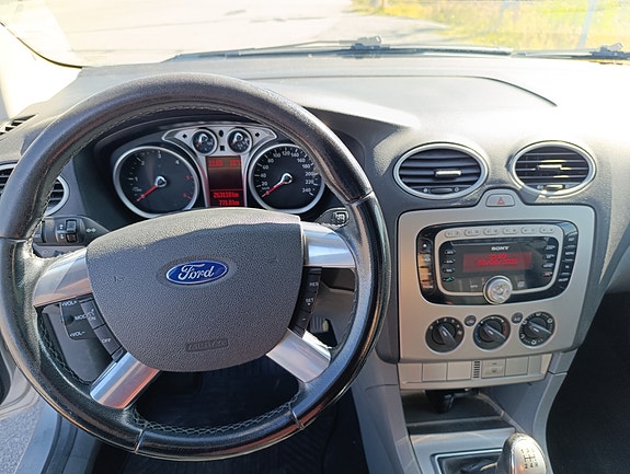 Ford Focus 10 of 13