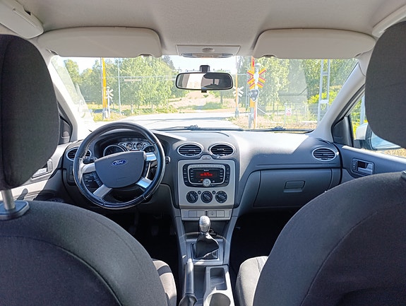 Ford Focus 9 of 13