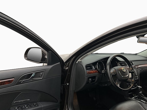 Skoda Superb 15 of 30