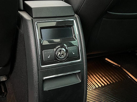 Skoda Superb 14 of 30