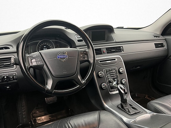 Volvo V70 12 of 26