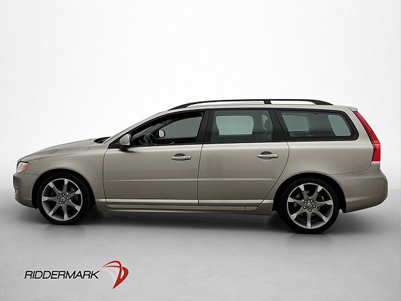 Volvo V70 2 of 26