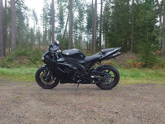 Yamaha YZF-R1 8 of 10