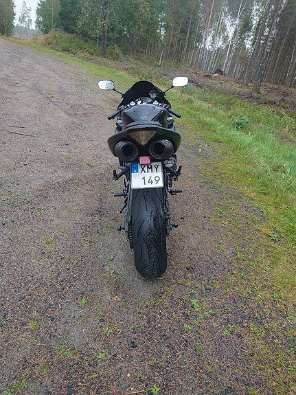 Yamaha YZF-R1 6 of 10