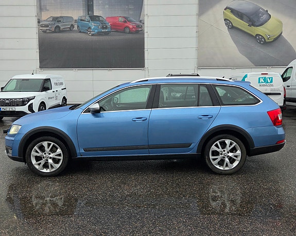 Skoda Octavia Scout 4 of 10