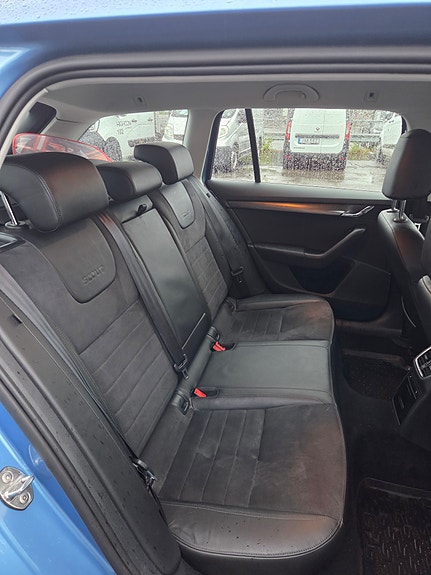 Skoda Octavia Scout 9 of 10