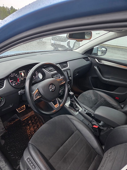 Skoda Octavia Scout 5 of 10